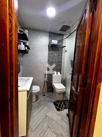 user-CA084287-image