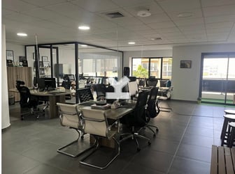 user-CI104510-image