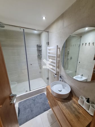 user-CA108858-image