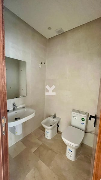 user-CI116718-image