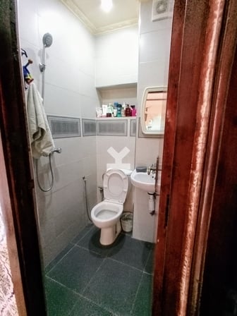user-CA119044-image
