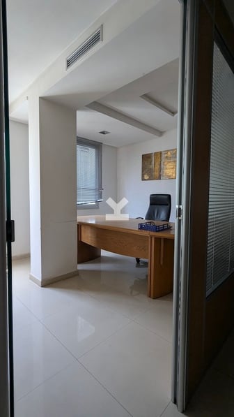user-CI122205-image