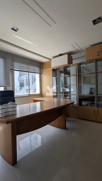 user-CI122205-image