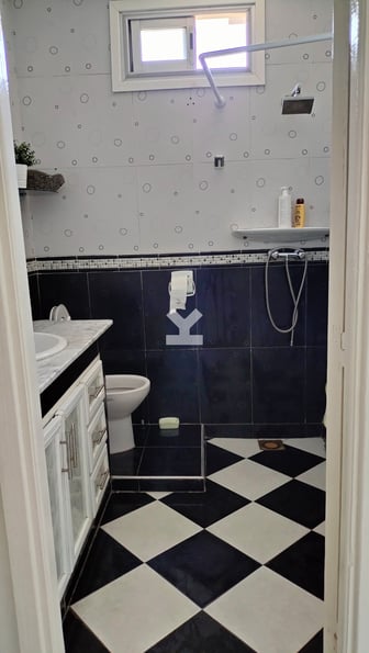 user-CA127516-image