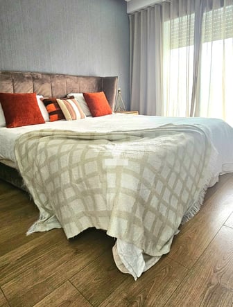user-DS140990-image