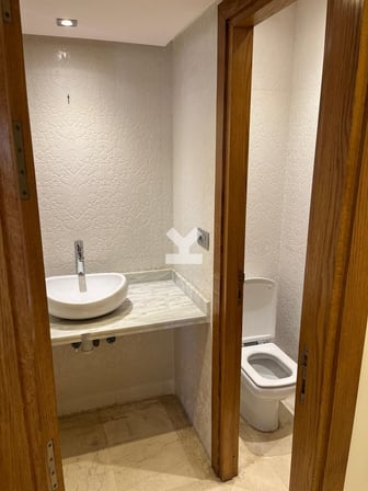 user-CI154347-image
