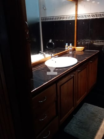user-DI151104-image