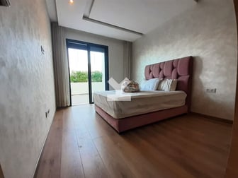 user-CA087754-image