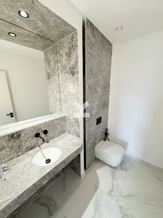 user-CA146517-image