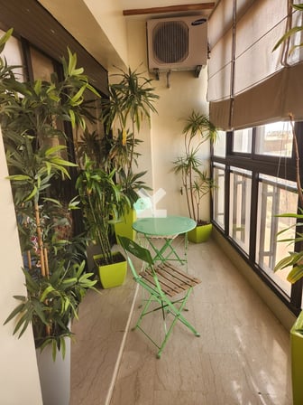 user-CA045302-image