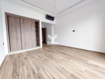 user-CA070384-image