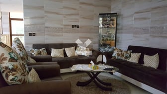 user-MD120250-image