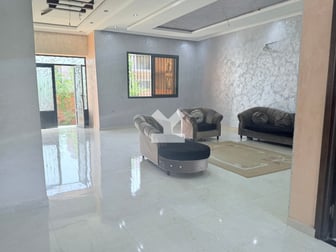 user-MI120510-image