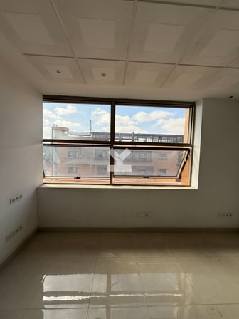 user-MI152383-image