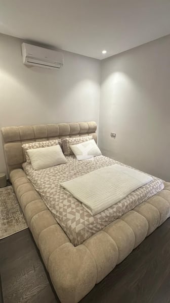user-MI156337-image