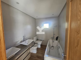 user-NI015979-image