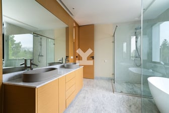 user-RI005095-image