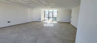 user-RI070473-image