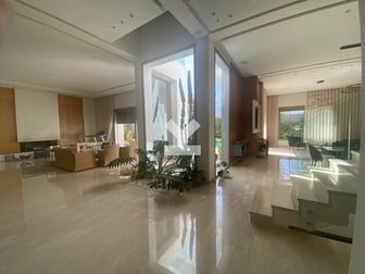 user-RI080080-image
