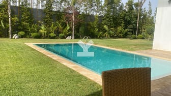 user-RI080080-image