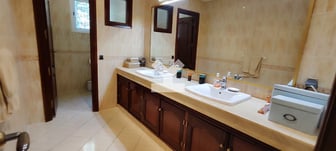 user-RI106411-image