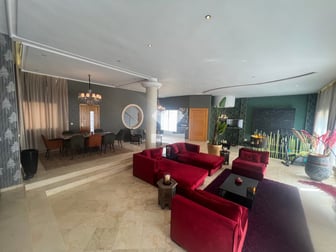 user-SI140549-image