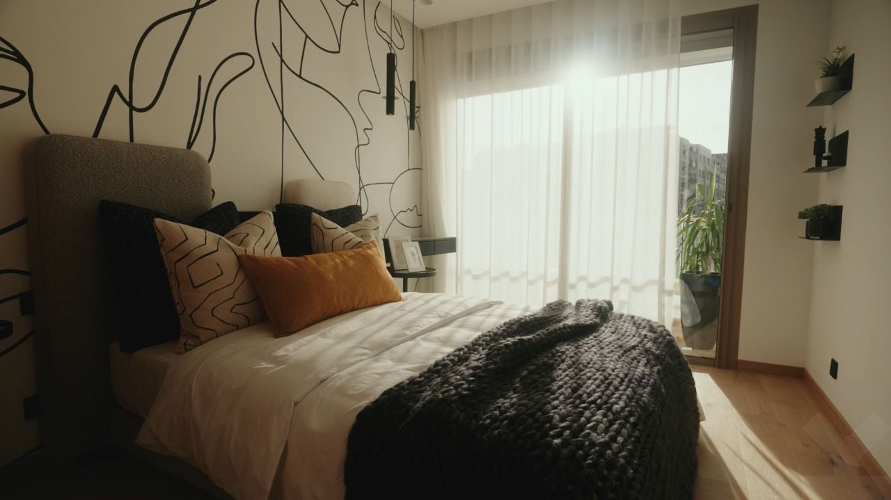 Metropolitan — 6
