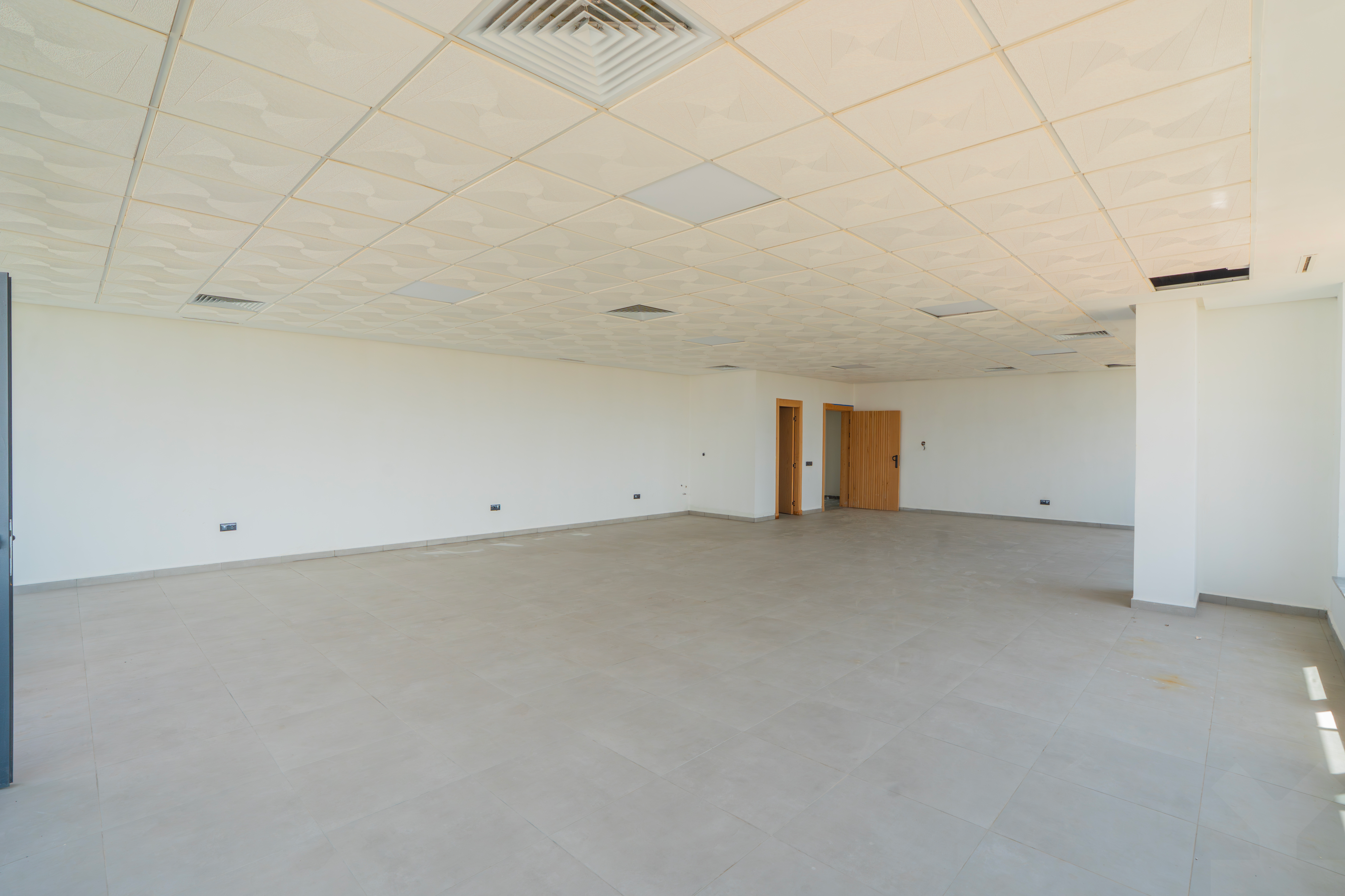 Bureau 77 m² à Sidi Maarouf — 9