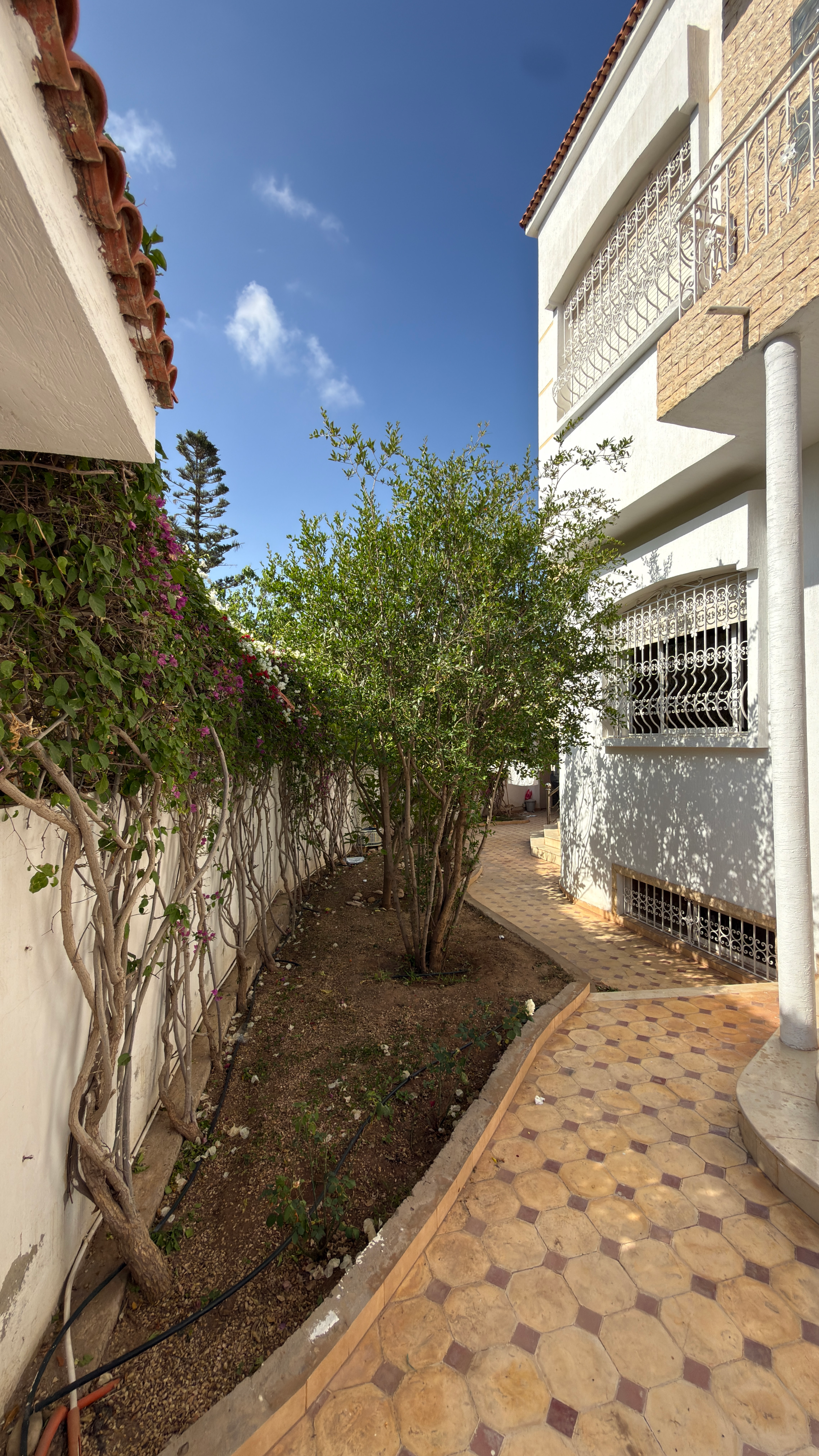 Villa 336 m² à Al Houda — 2