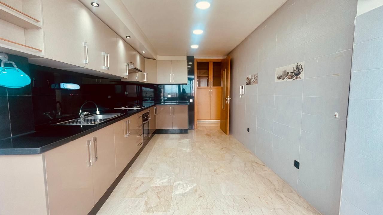 Appartement 149 m² à Hopitaux — 8