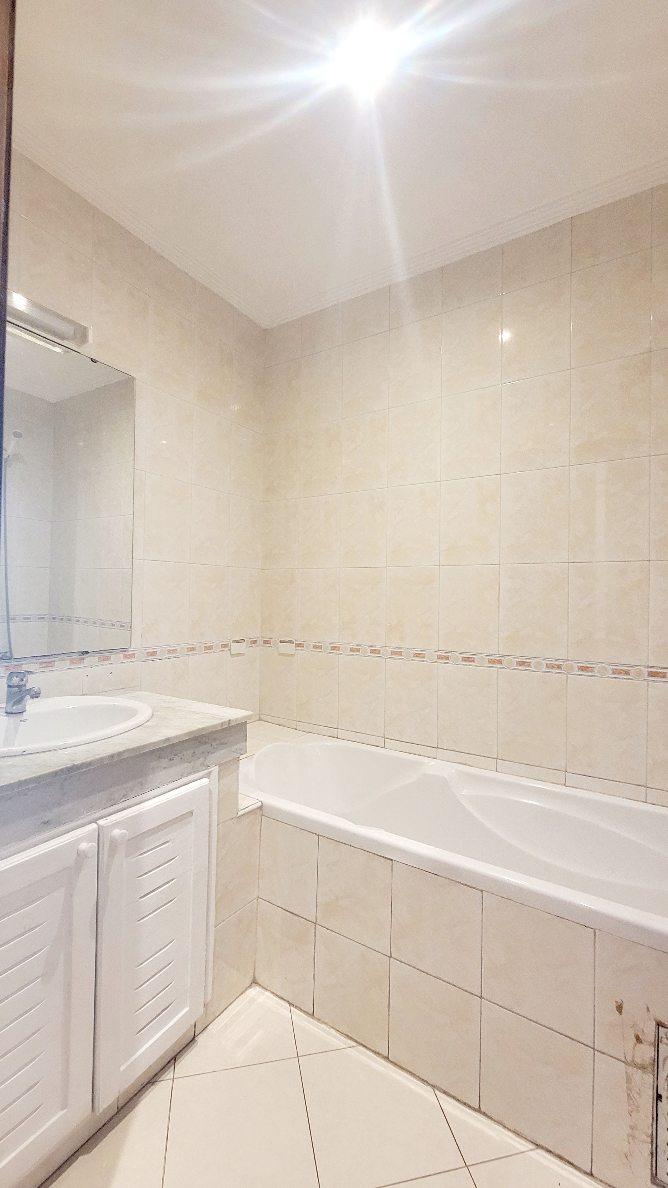 Appartement 270 m² à Hopitaux — 9