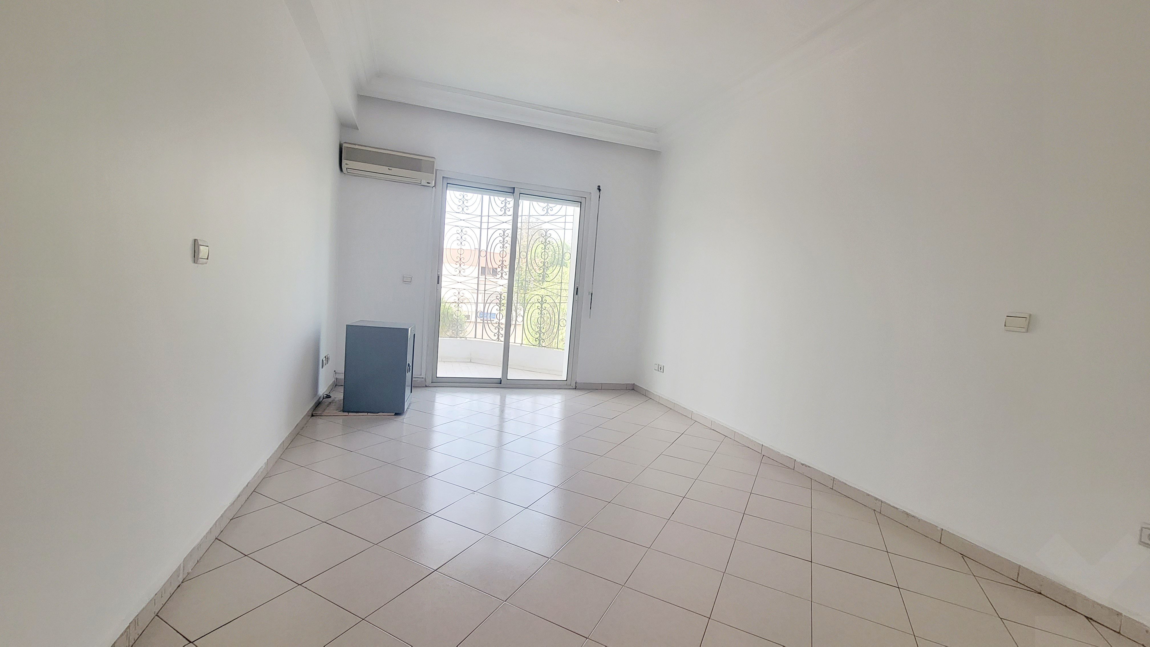 Appartement 270 m² à Hopitaux — 8