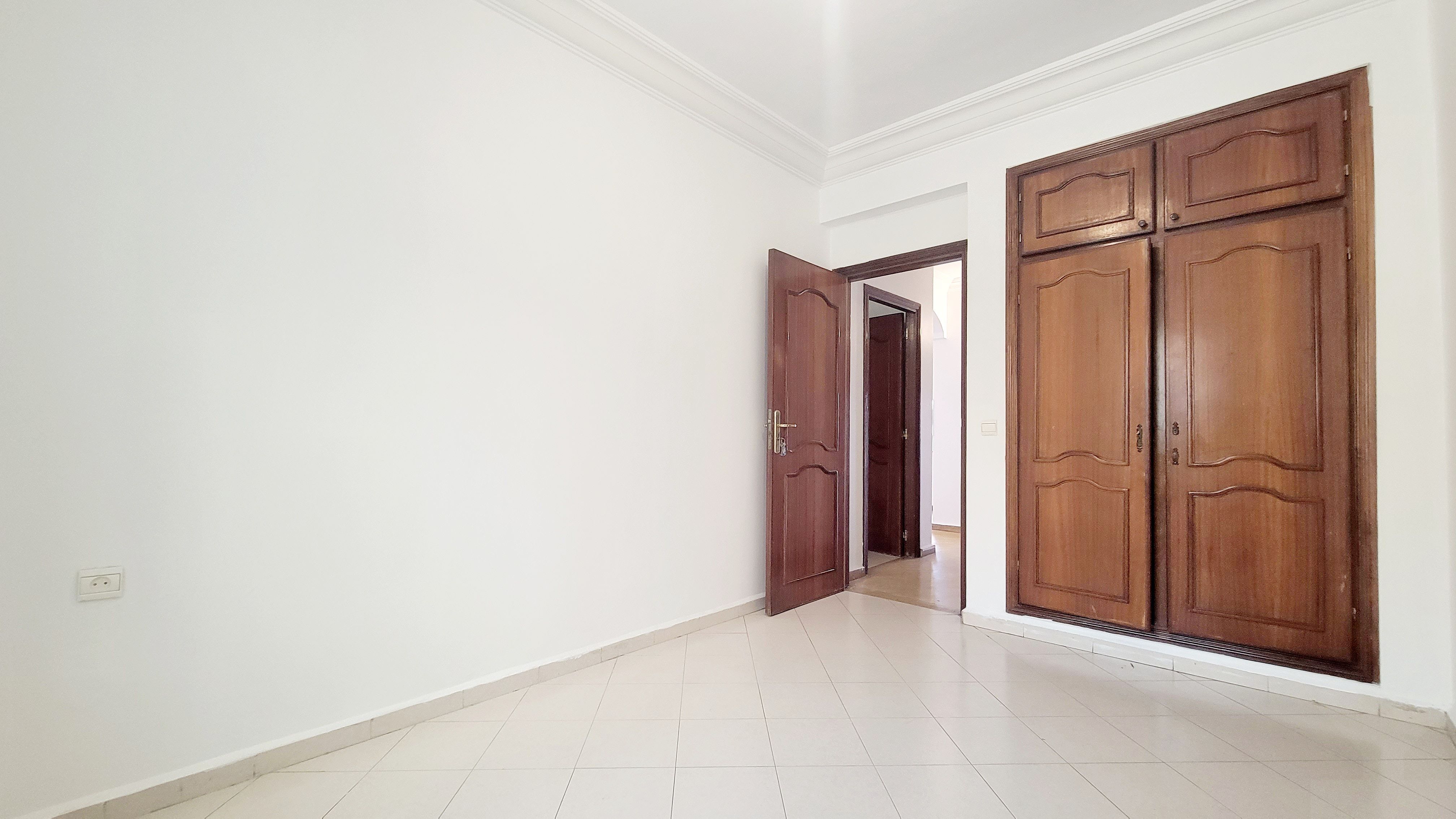 Appartement 270 m² à Hopitaux — 13