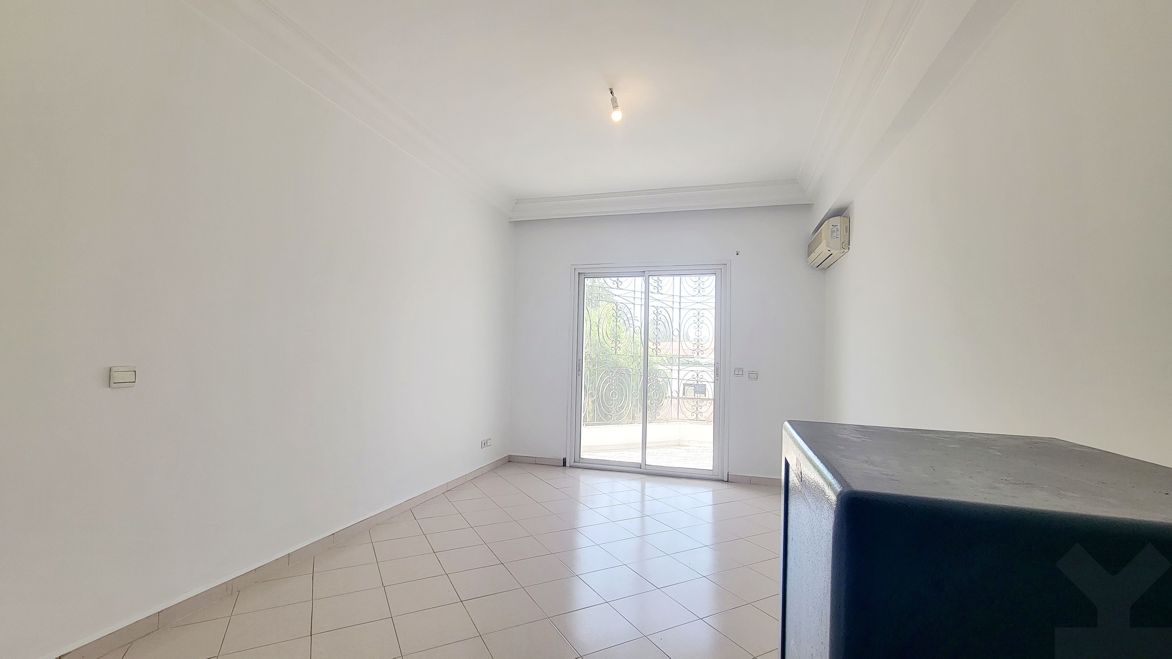 Appartement 281 m² à Hopitaux — 9