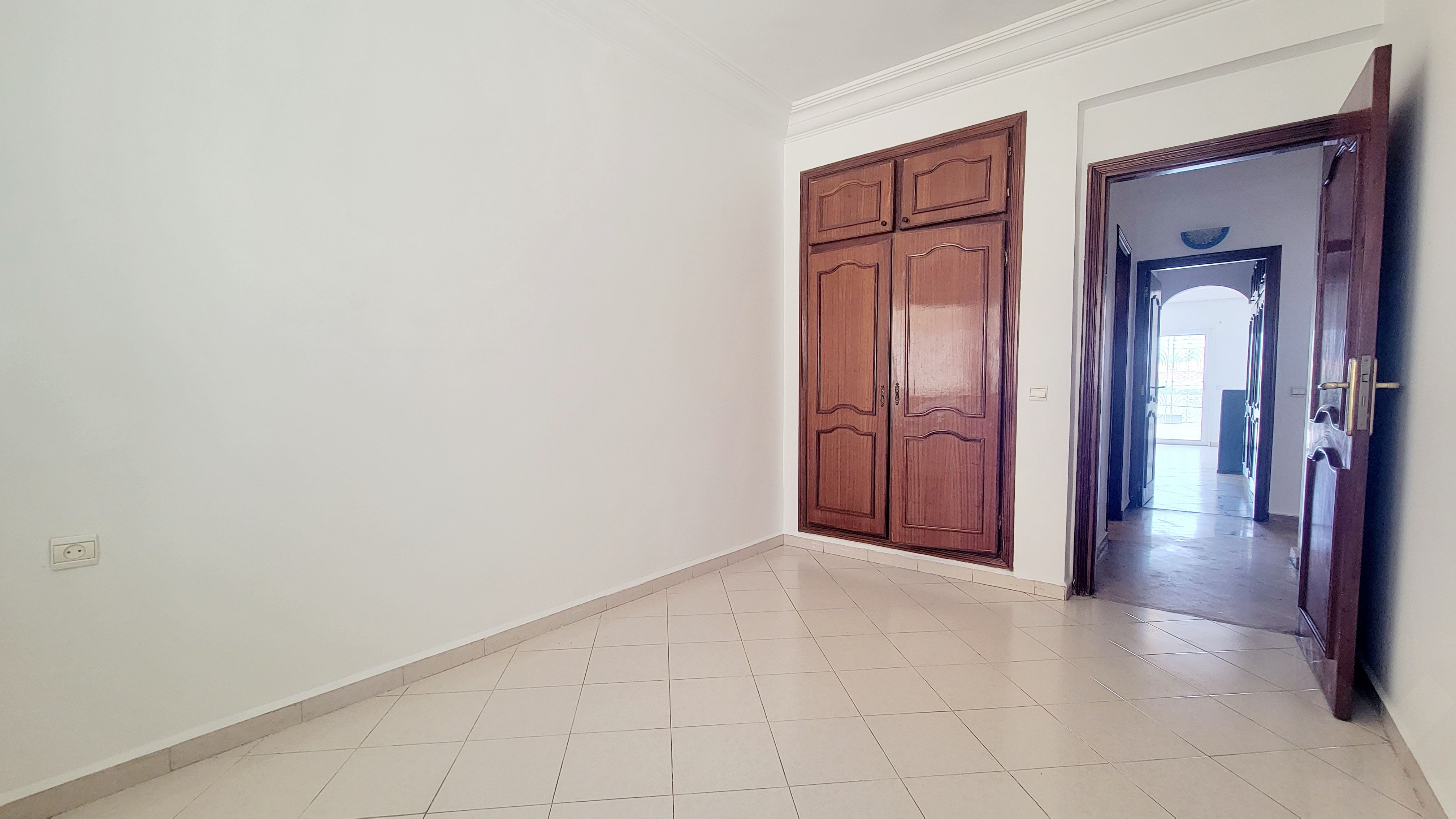 Appartement 281 m² à Hopitaux — 12