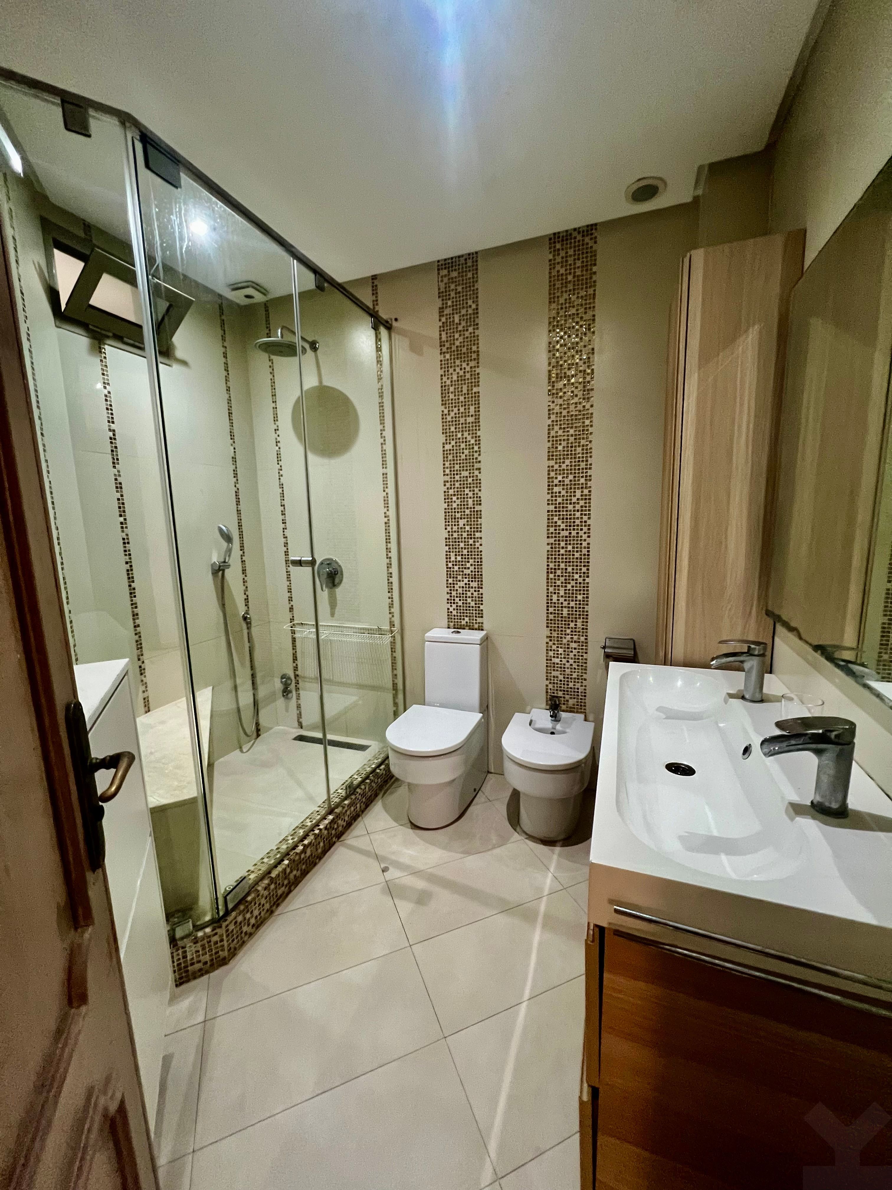 Appartement 210 m² à Hopitaux — 17