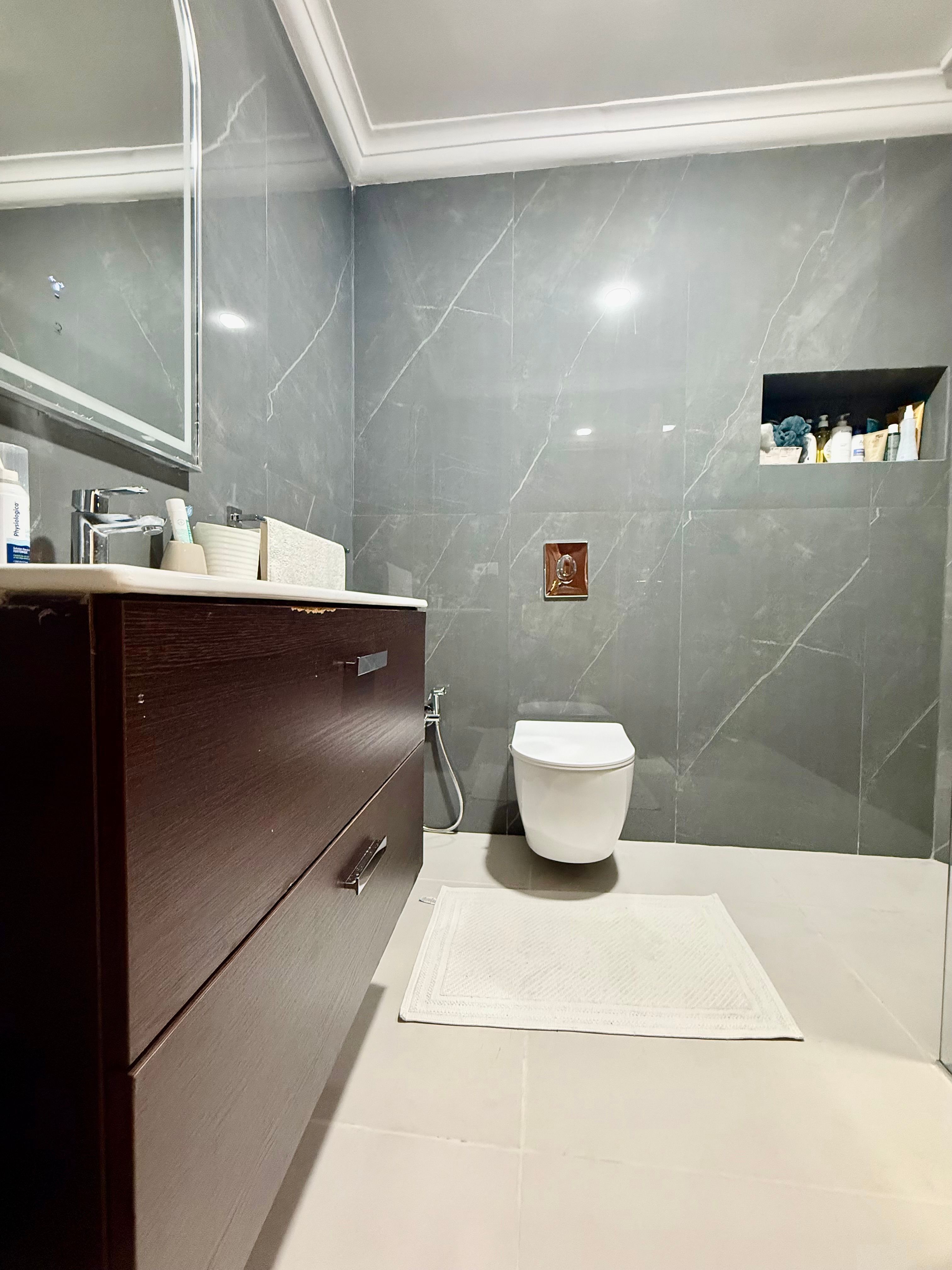 Appartement 144 m² f Hopitaux — 18