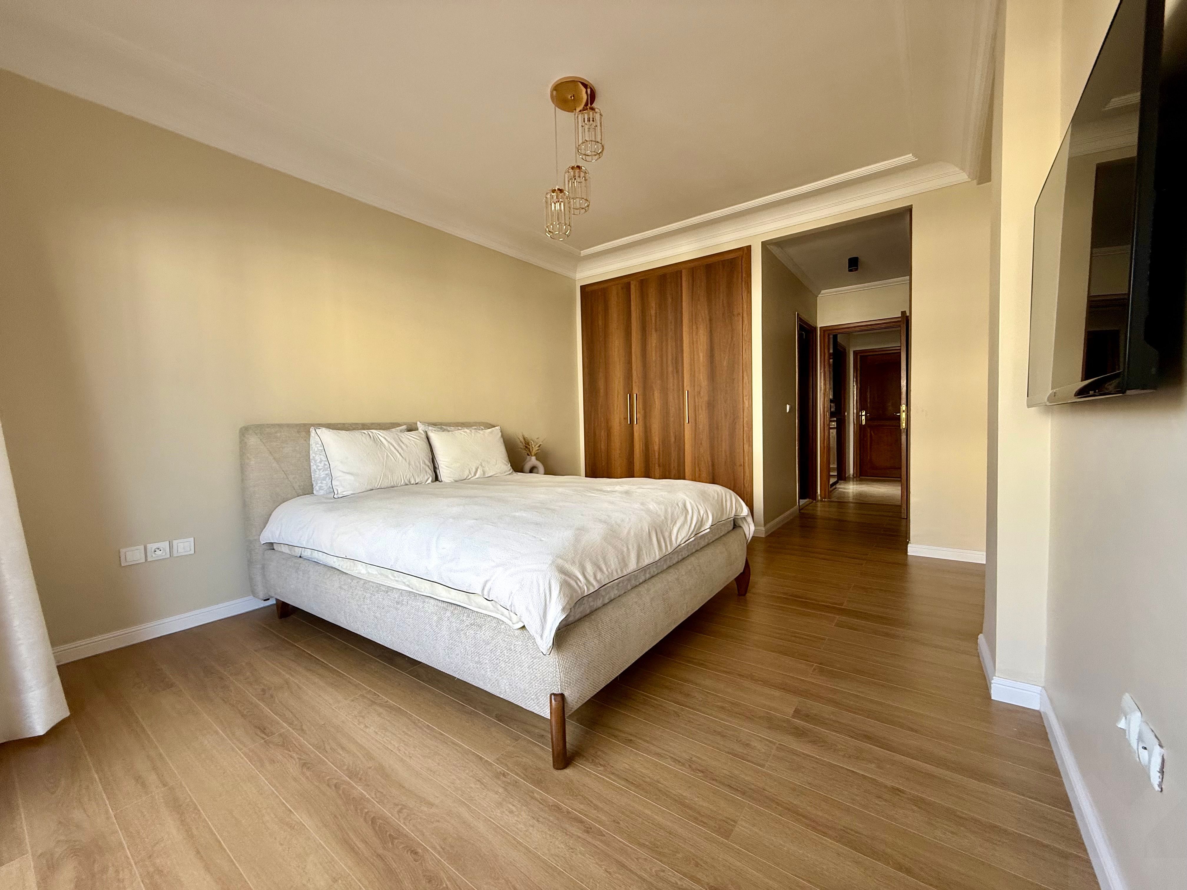 Appartement 144 m² f Hopitaux — 13