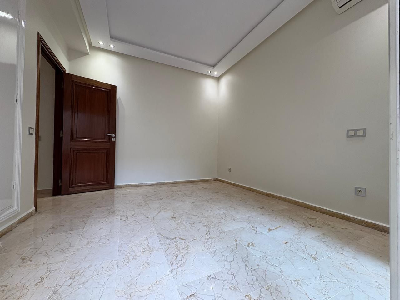 Appartement 230 m² à Burger — 11
