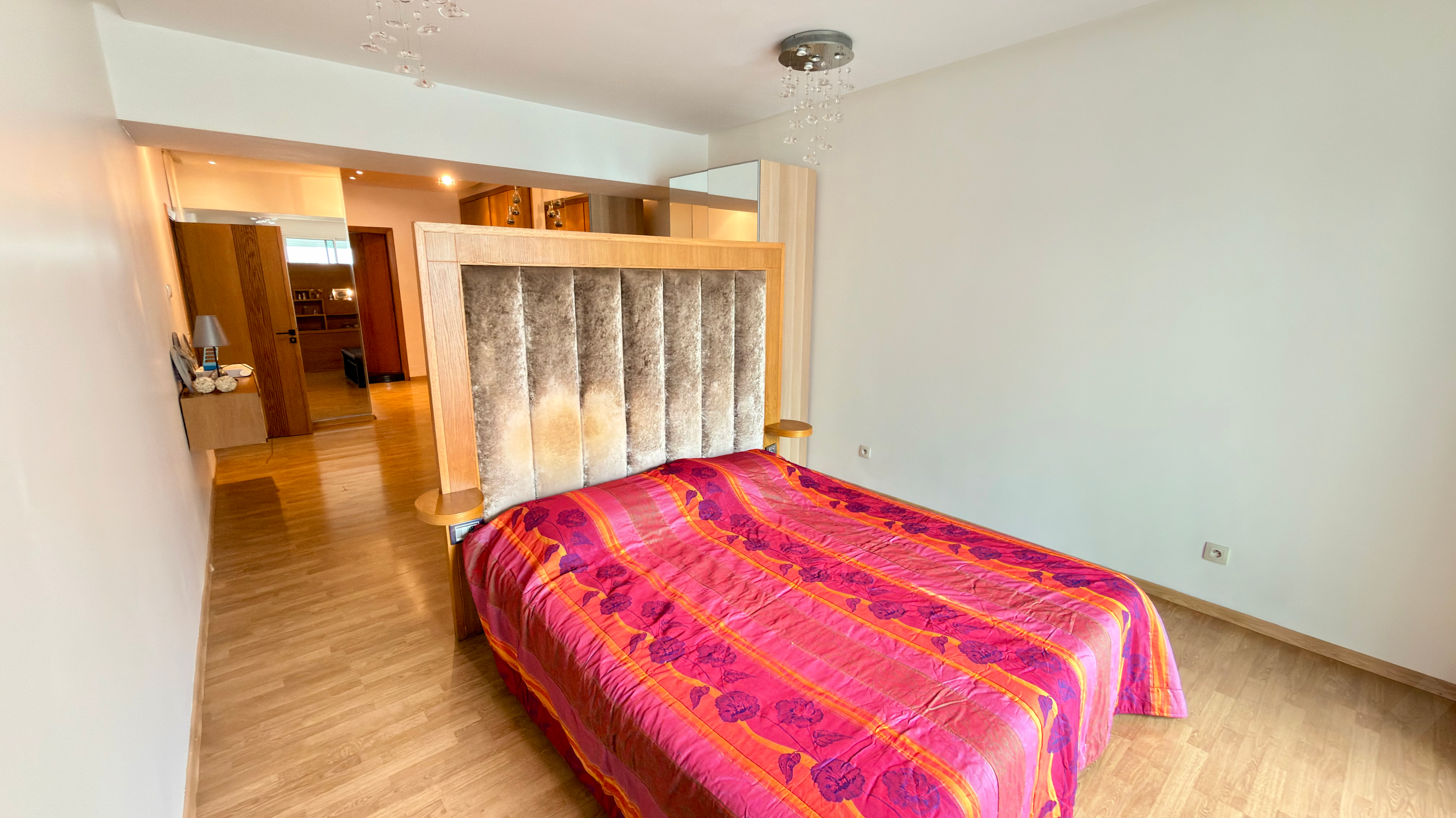 Appartement 245 m² à Hopitaux — 18