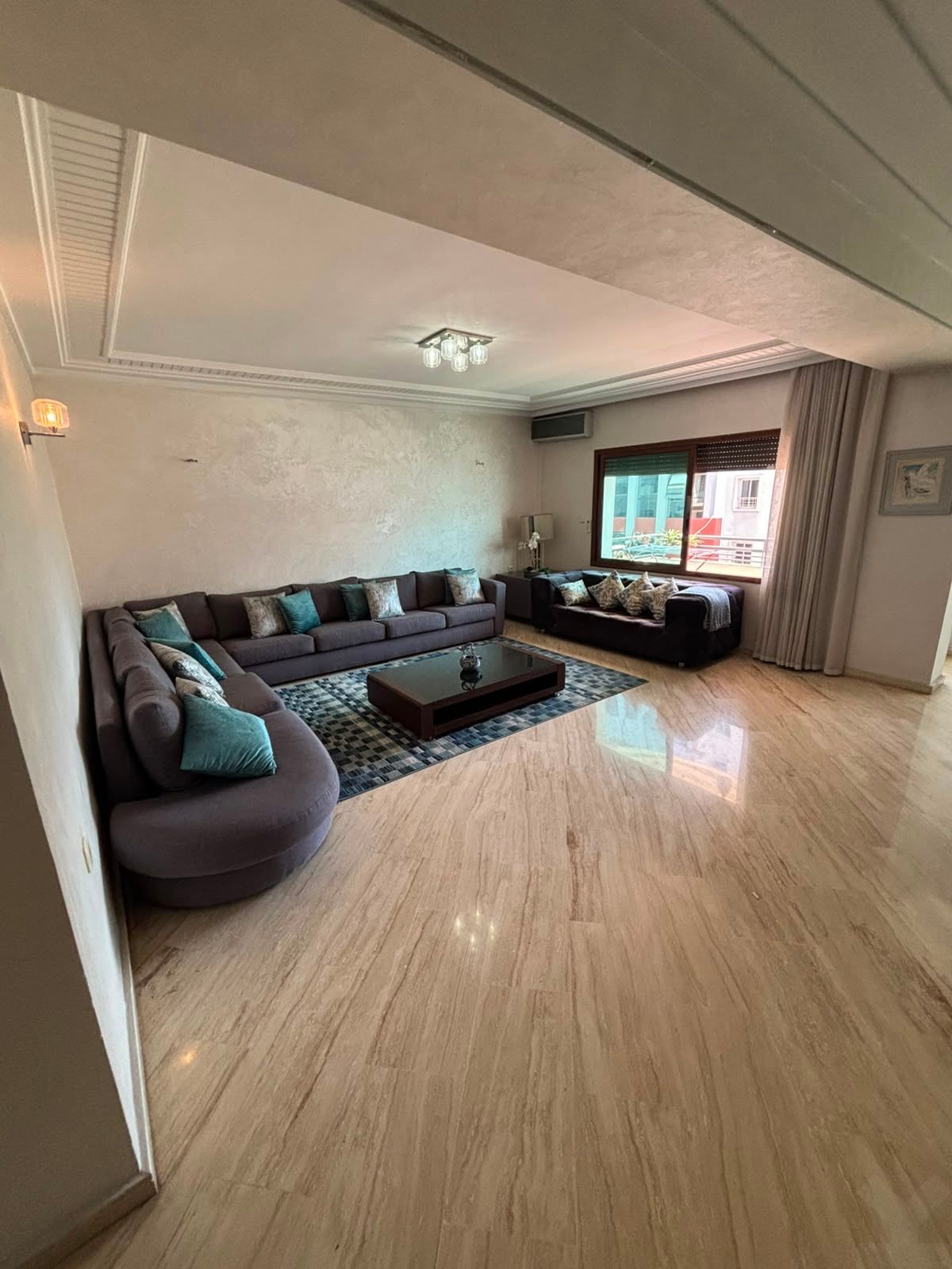 Appartement 3 chambres à louer de 206 m²
