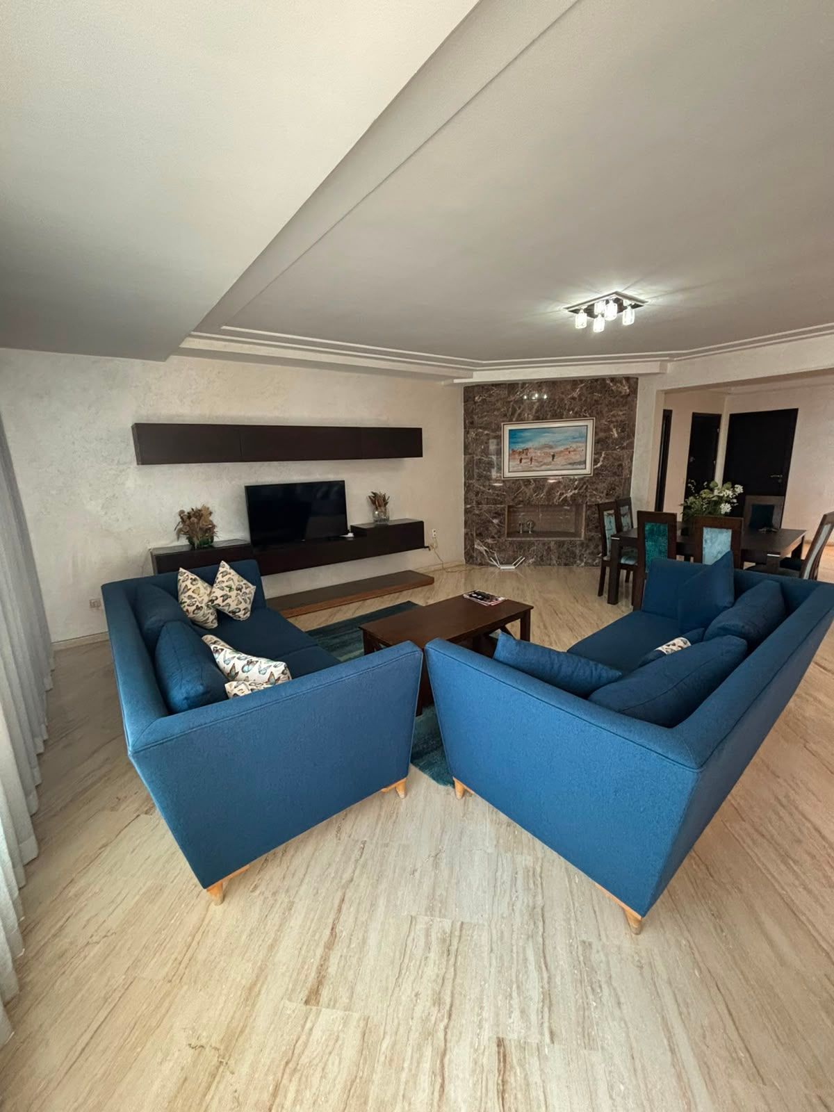 Appartement 3 chambres à louer de 206 m² — 3