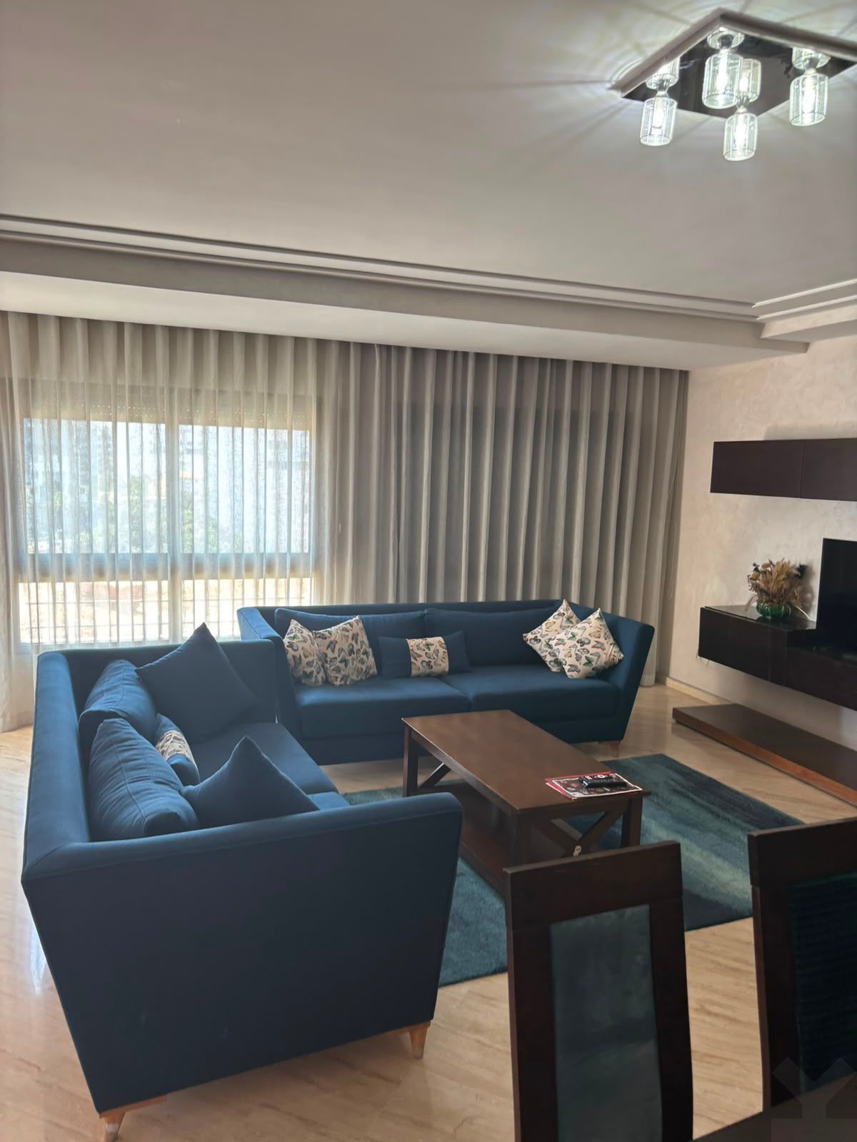 Appartement 3 chambres à louer de 206 m² — 2