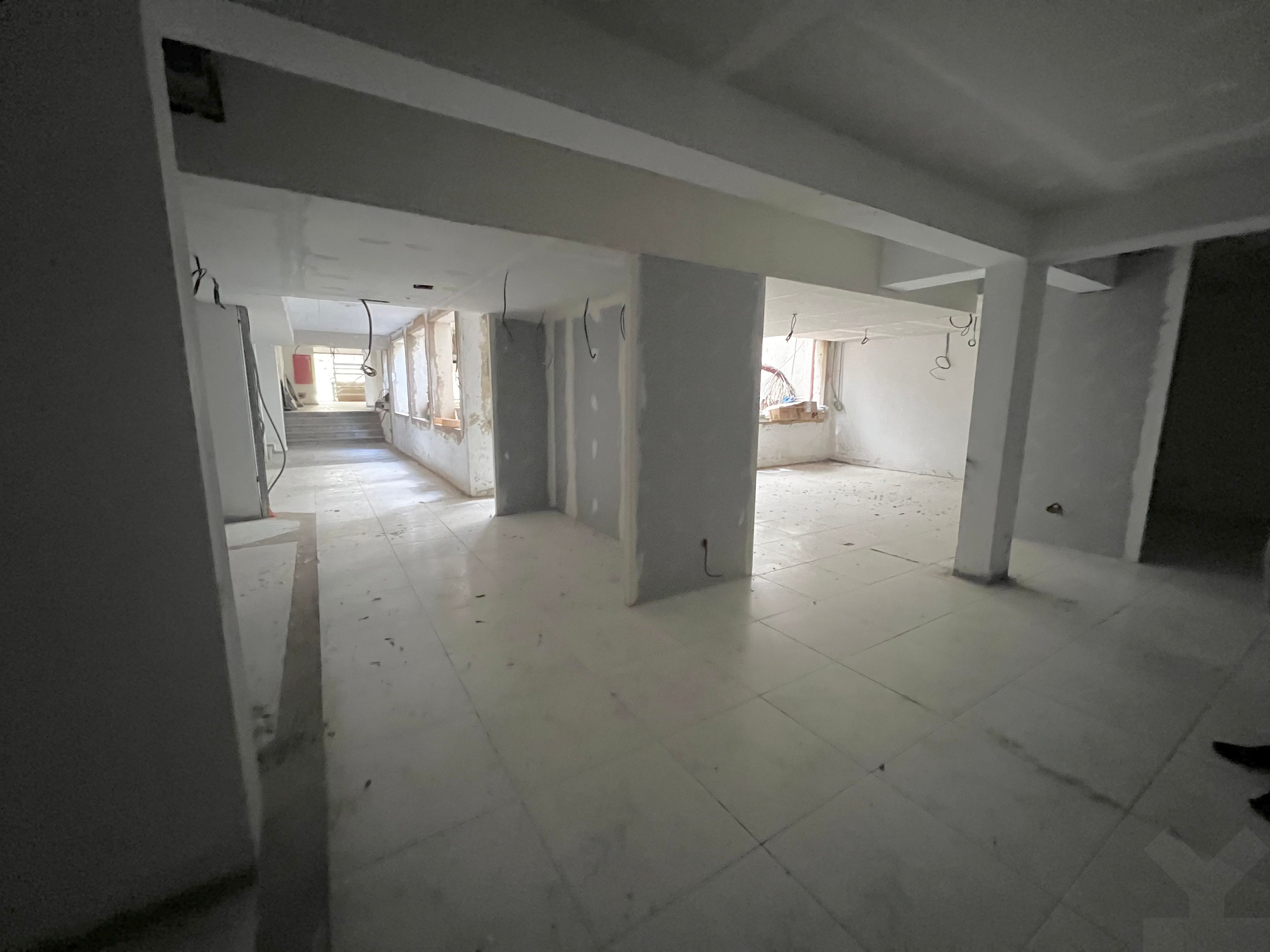 Local commercial — Casablanca — 2