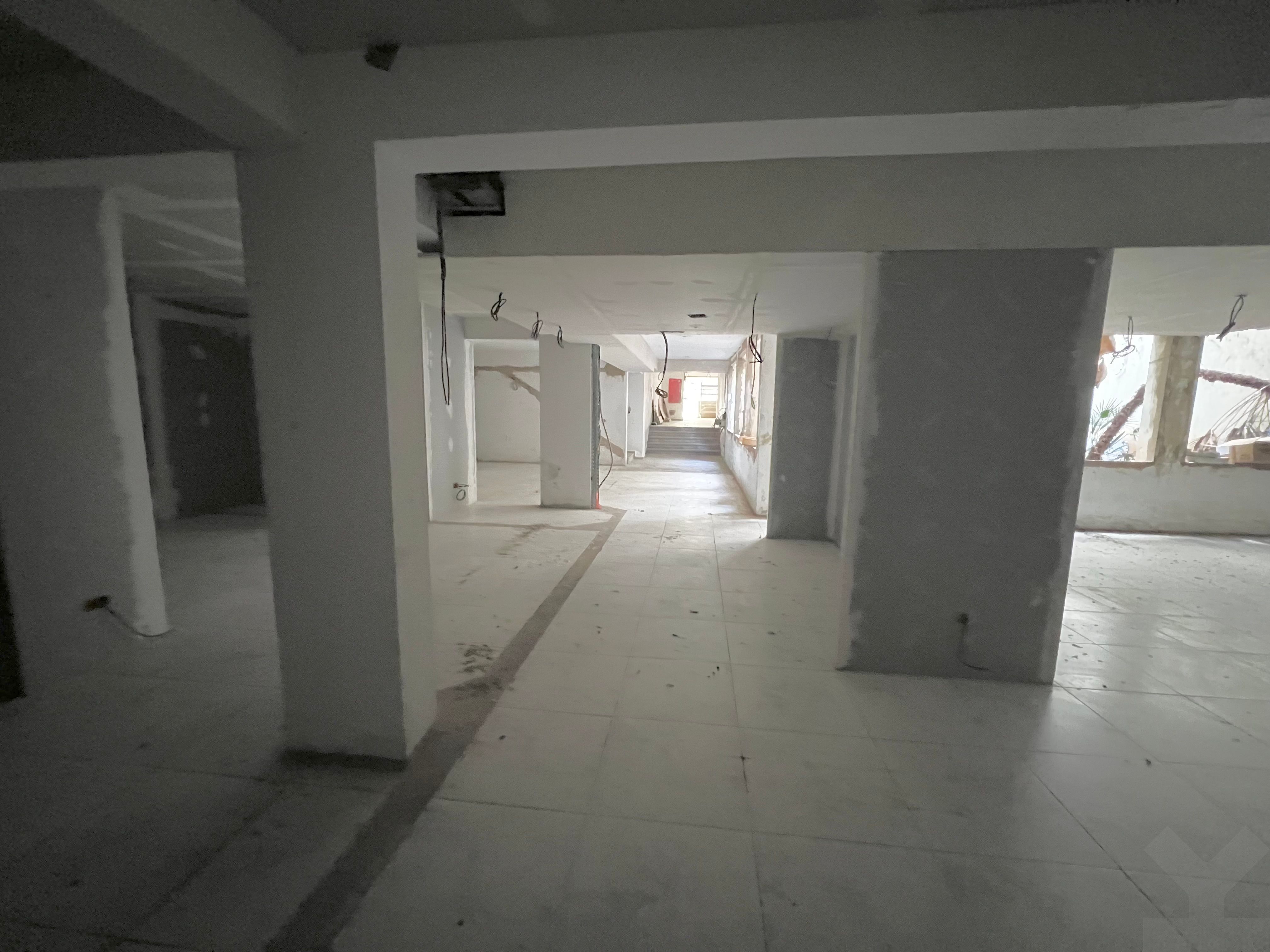 Local commercial — Casablanca — 3