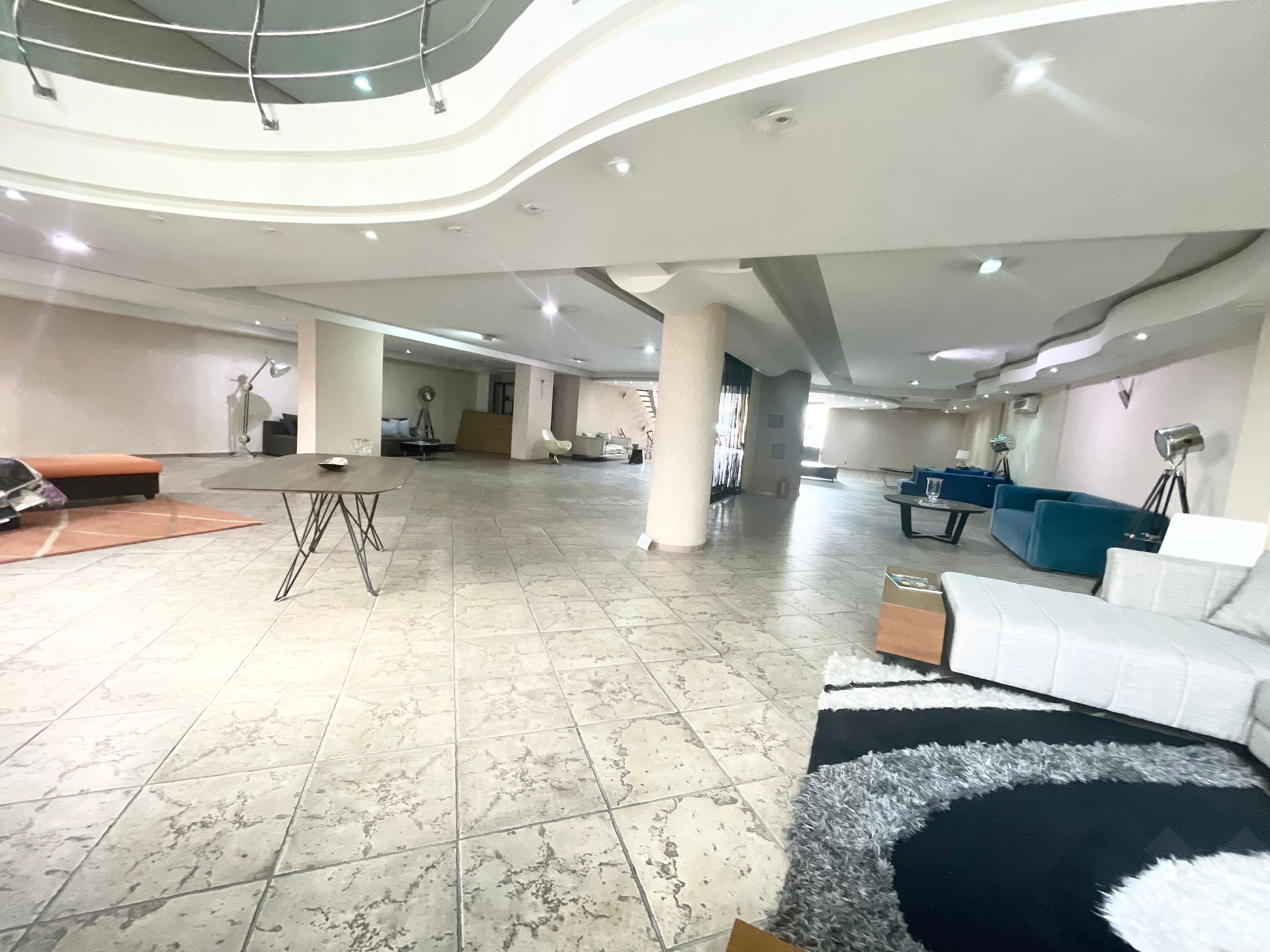 Local commercial — Casablanca — 3