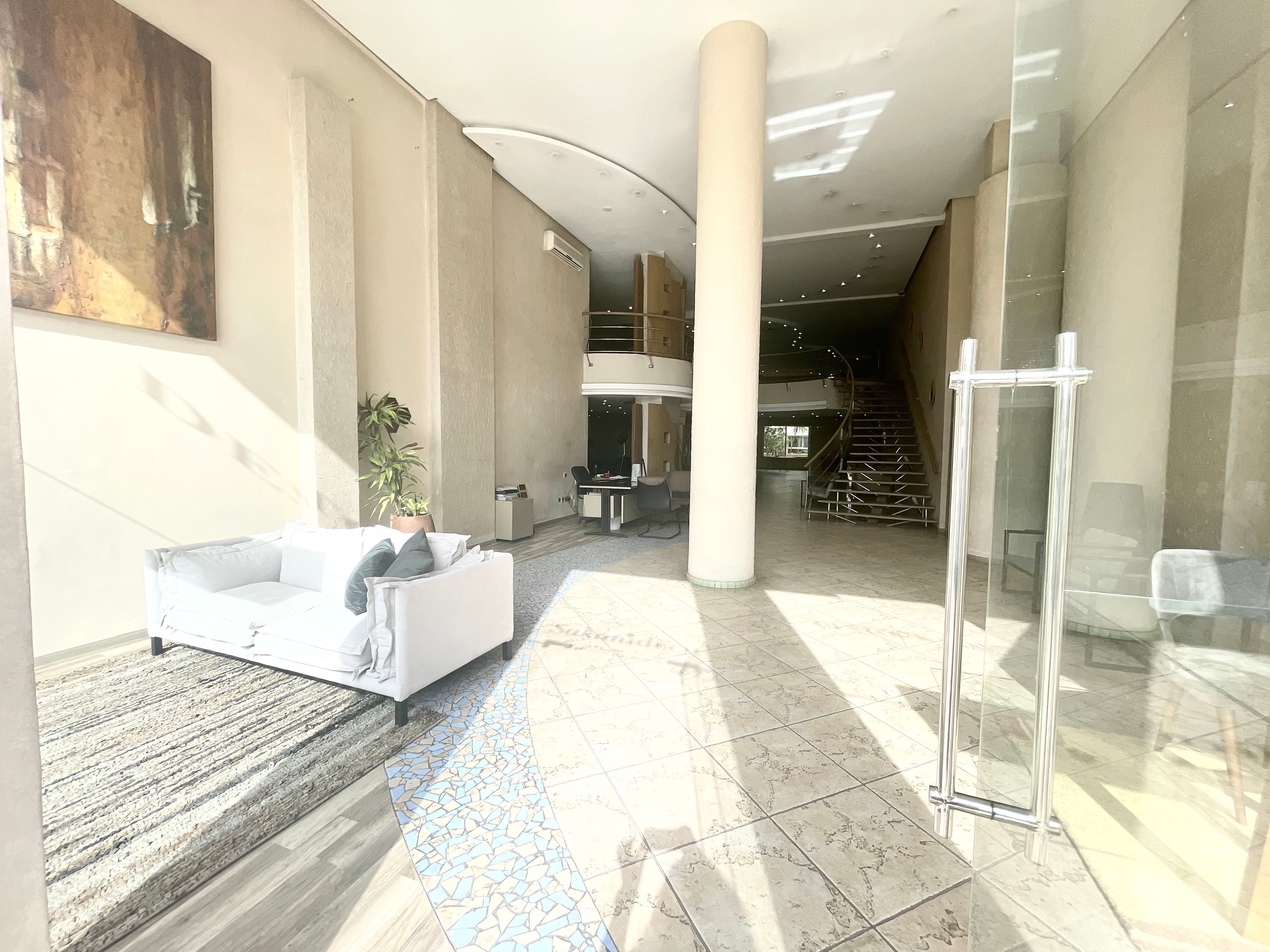 Local commercial — Casablanca — 2