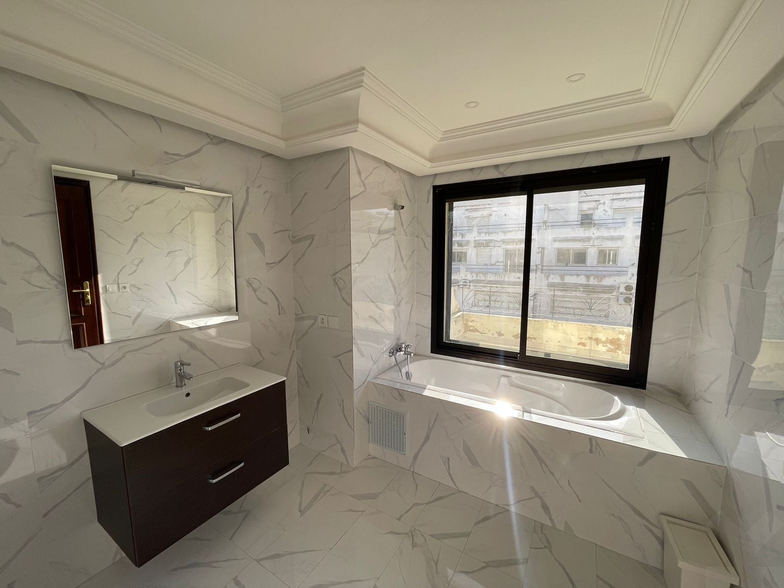 Appartement 704 m² f Hopitaux — 10