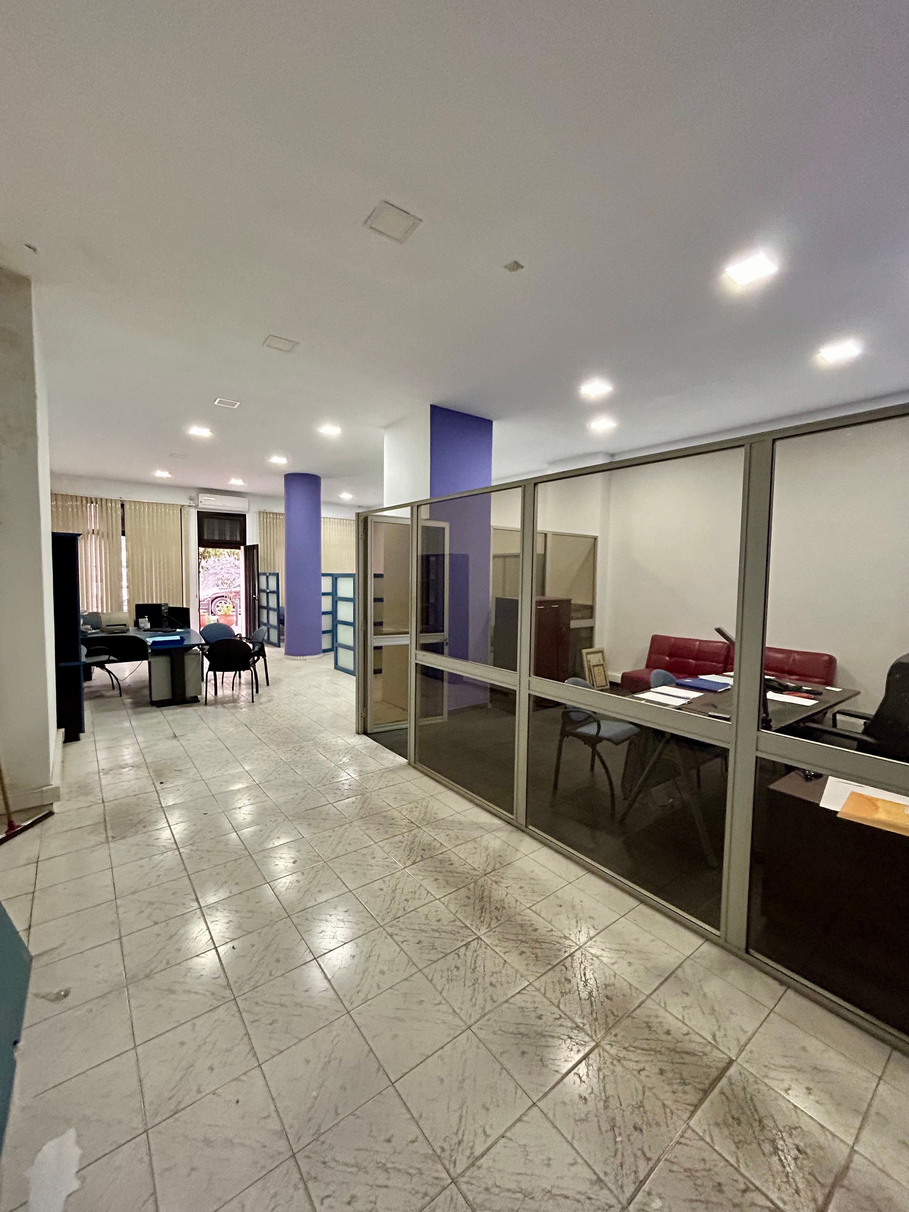 Local commercial — Casablanca — 3