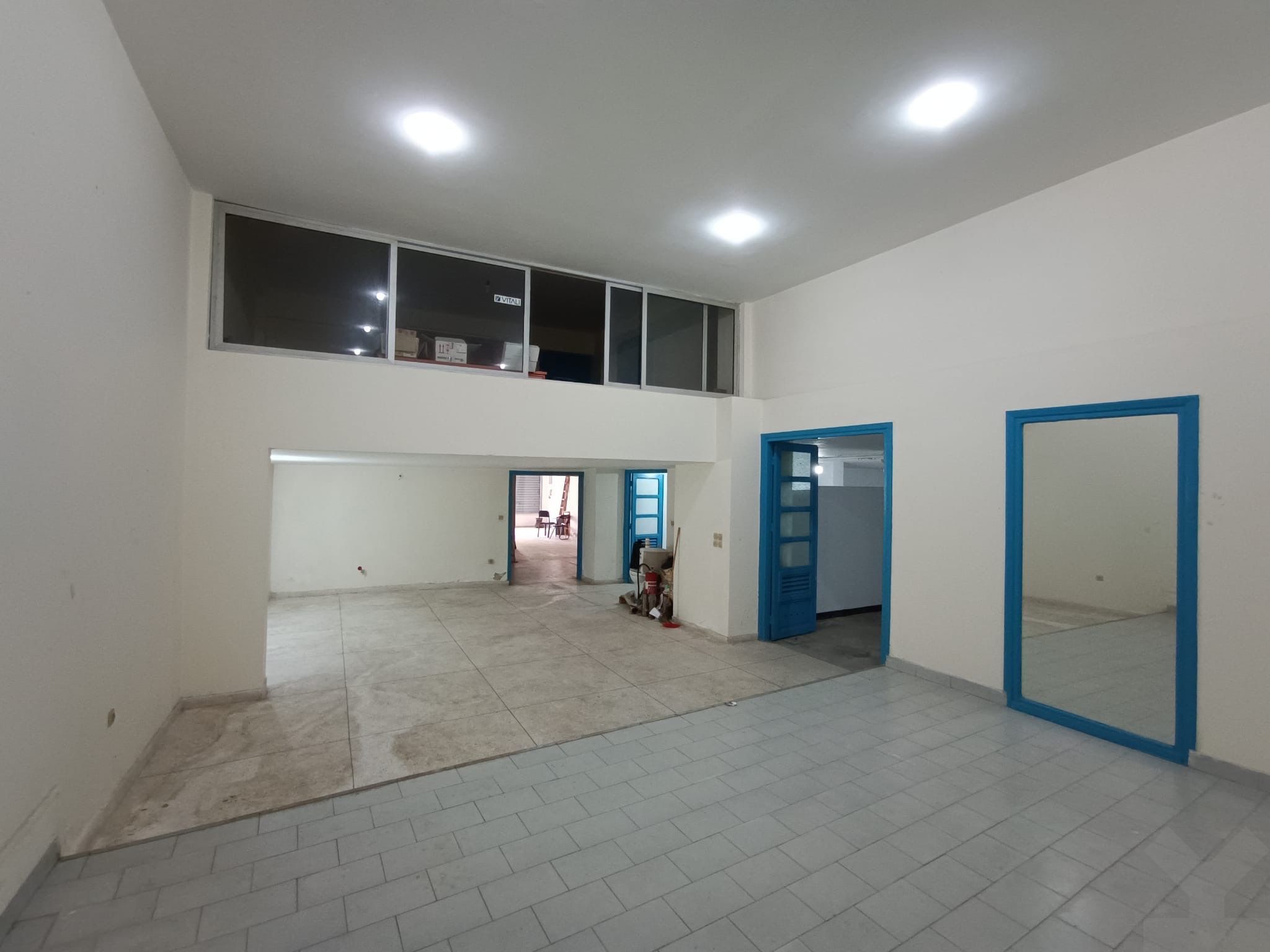 Local commercial — Casablanca — 3